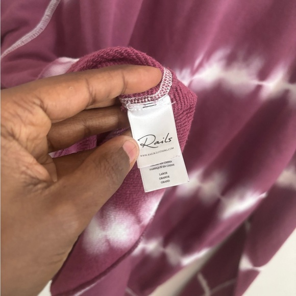 Rails Theo Sweatshirt Cranberry Tie Dye Size L Lightweight French Terry - Picture 4 of 7